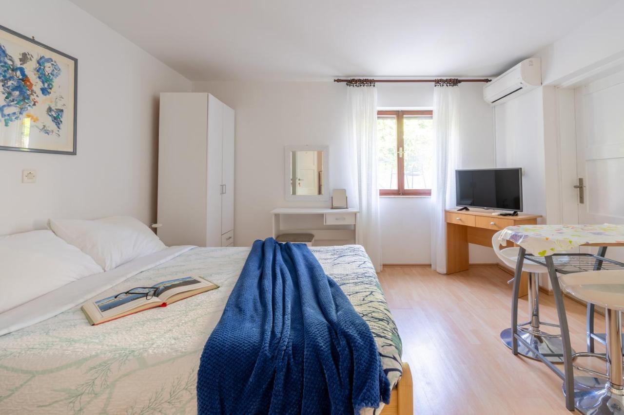 Apartmani&Soba Mimi โรวีน ภายนอก รูปภาพ