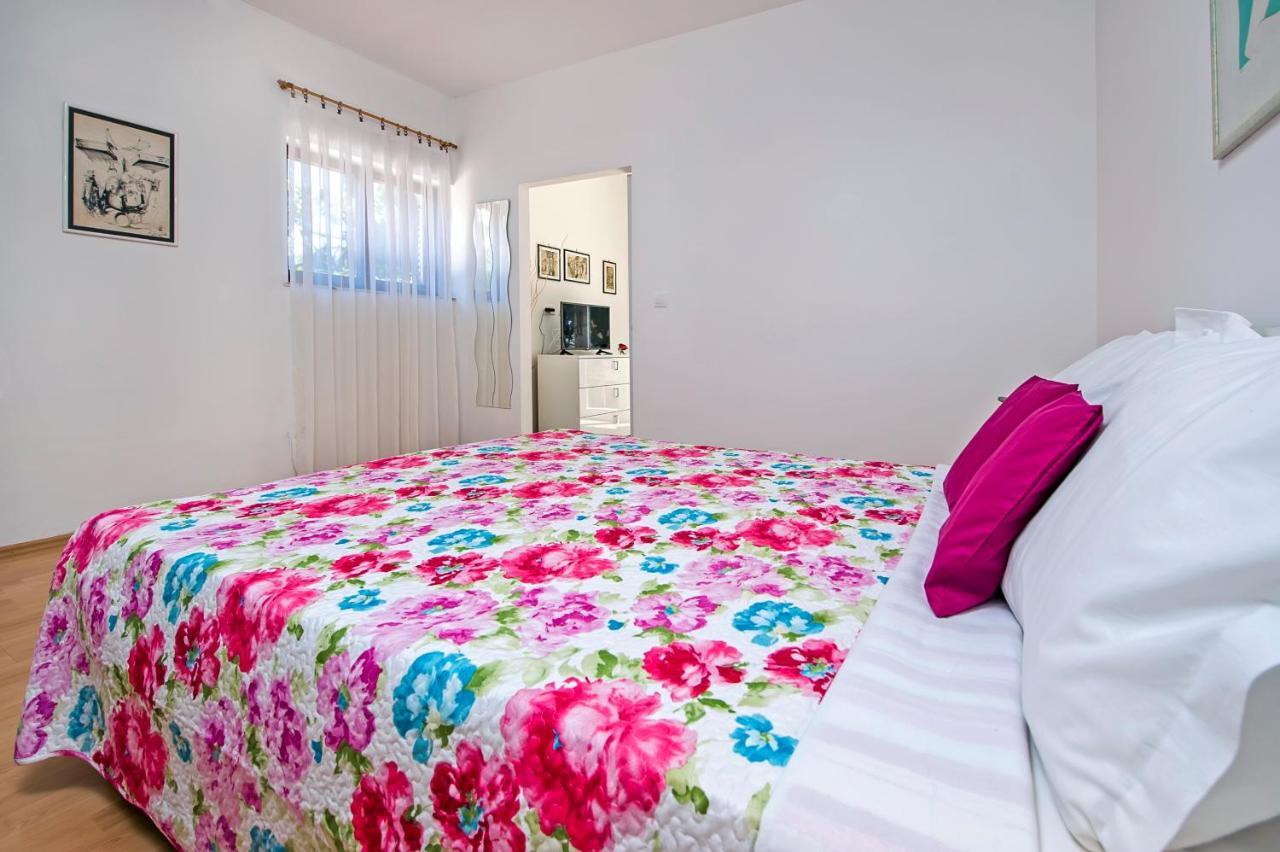 Apartmani&Soba Mimi โรวีน ภายนอก รูปภาพ